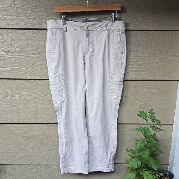 Eddie Bauer Slightly Curvy Crop Carter Pants Khaki 12 - Picture 1 of 7